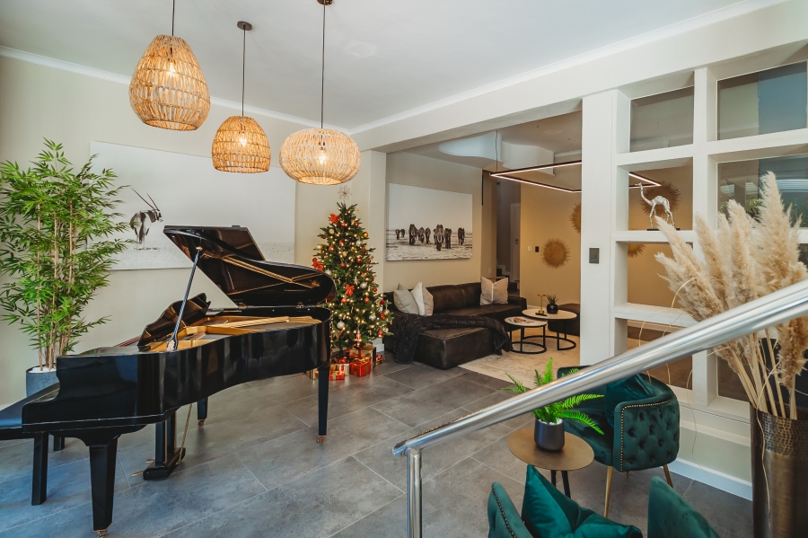 5 Bedroom Property for Sale in Heather Park Western Cape